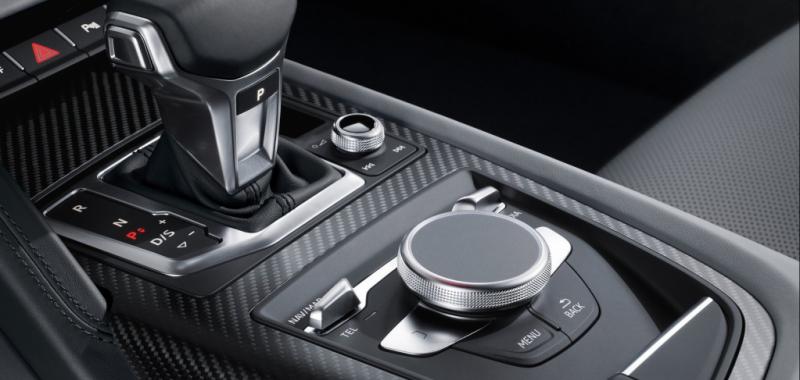 Audi R8 V10 Plus interior