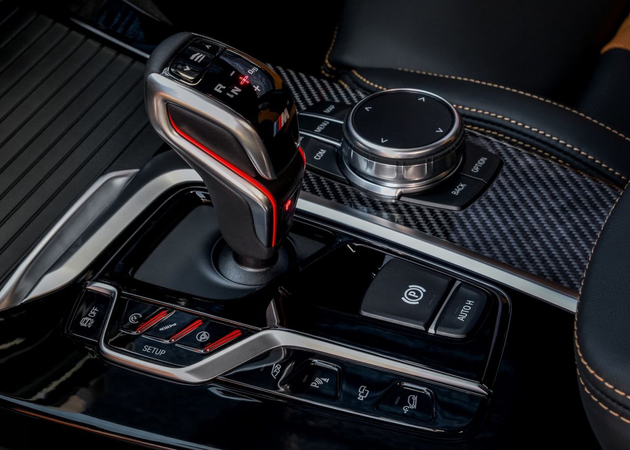 BMW M amplía su gama de modelos de altas prestaciones, incluyendo, por primera vez, modelos de los segmentos de tamaño medio Sports Activity Vehicle (SAV) y Sports Activity Coupe (SAC).H