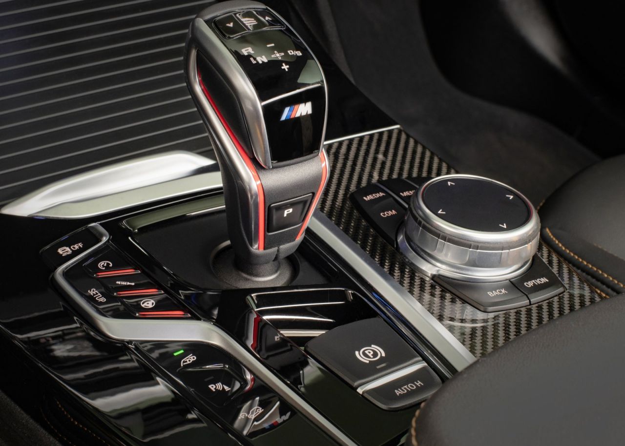 BMW M amplía su gama de modelos de altas prestaciones, incluyendo, por primera vez, modelos de los segmentos de tamaño medio Sports Activity Vehicle (SAV) y Sports Activity Coupe (SAC).H