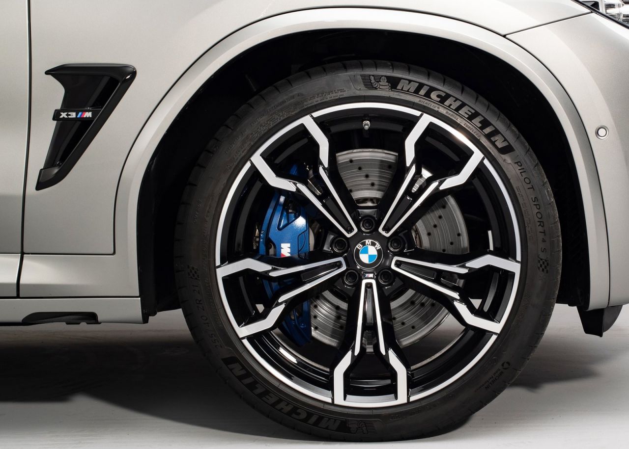 BMW M amplía su gama de modelos de altas prestaciones, incluyendo, por primera vez, modelos de los segmentos de tamaño medio Sports Activity Vehicle (SAV) y Sports Activity Coupe (SAC).H