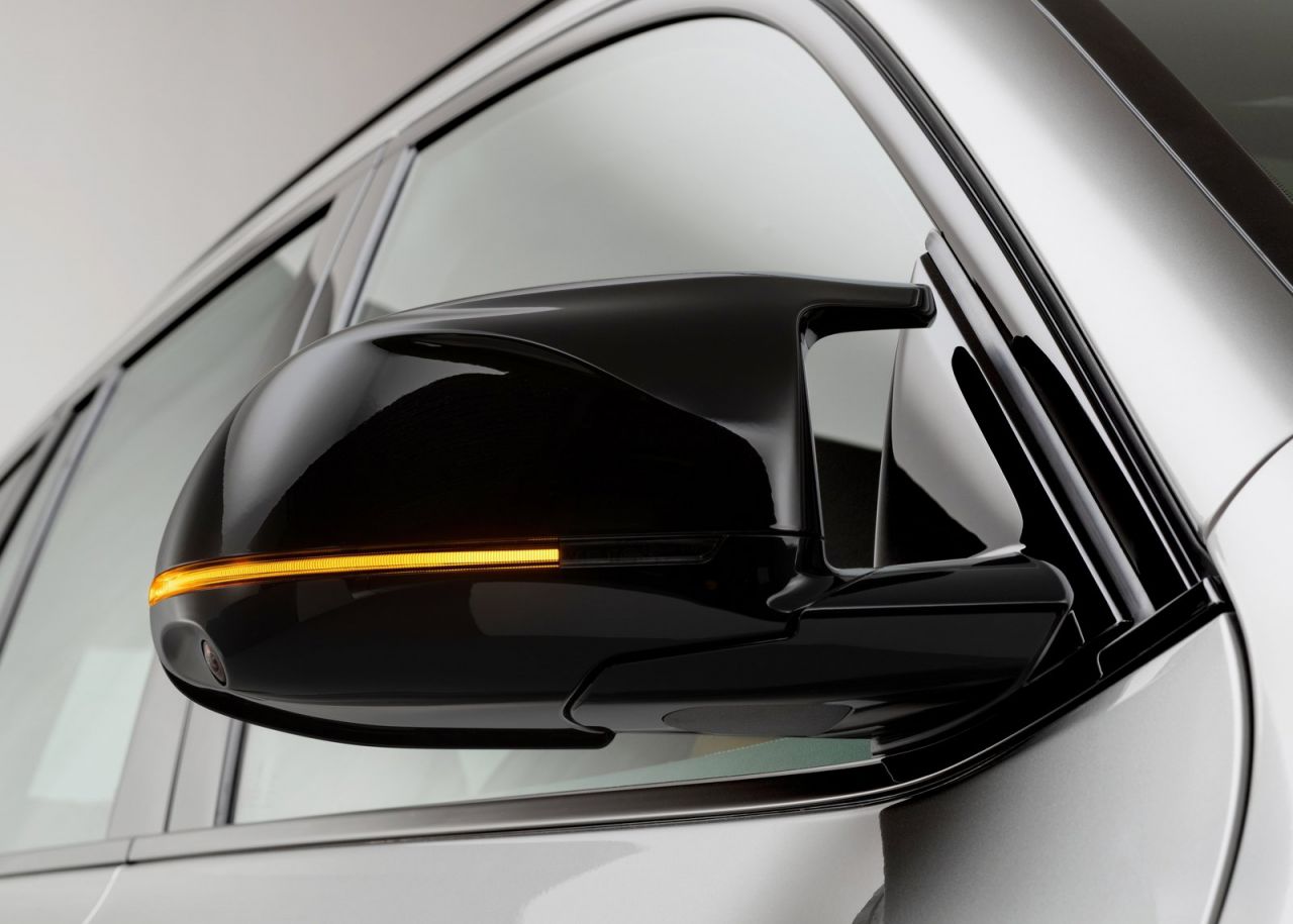 BMW M amplía su gama de modelos de altas prestaciones, incluyendo, por primera vez, modelos de los segmentos de tamaño medio Sports Activity Vehicle (SAV) y Sports Activity Coupe (SAC).H