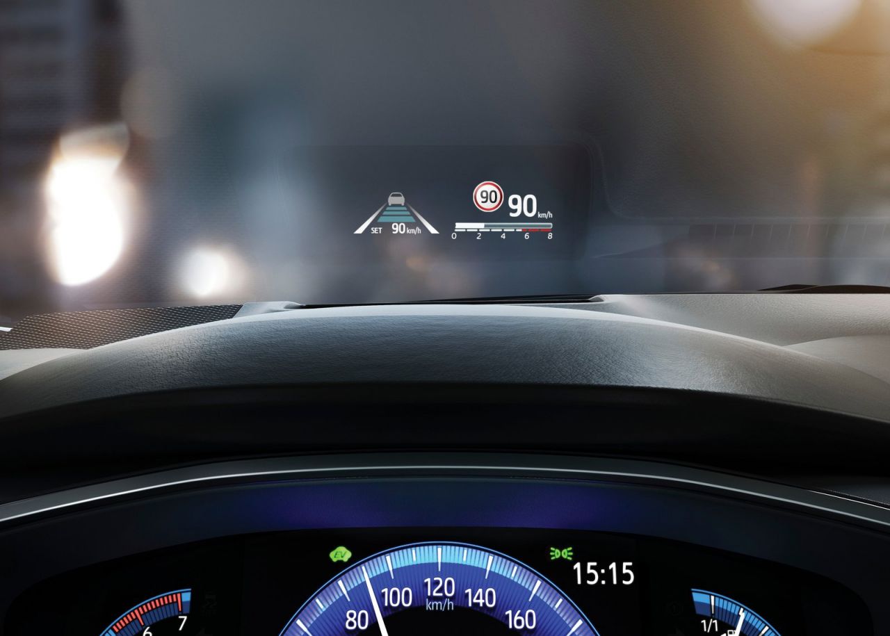 se ofrece con tres carrocerías y con dos motorizaciones híbridas de 122 CV (125H) o 180 CV (180H).