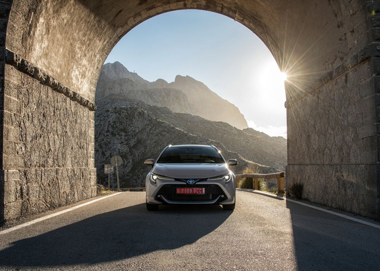 La versión familiar se se comercializan con seis niveles de equipamiento: Business Plus, Active, Active Tech, Feel!, Advance y Advance Luxury. Los tres primeros solo se ofrecen con el motor de menor potencia y los tres últimos únicamente al de 180 CV