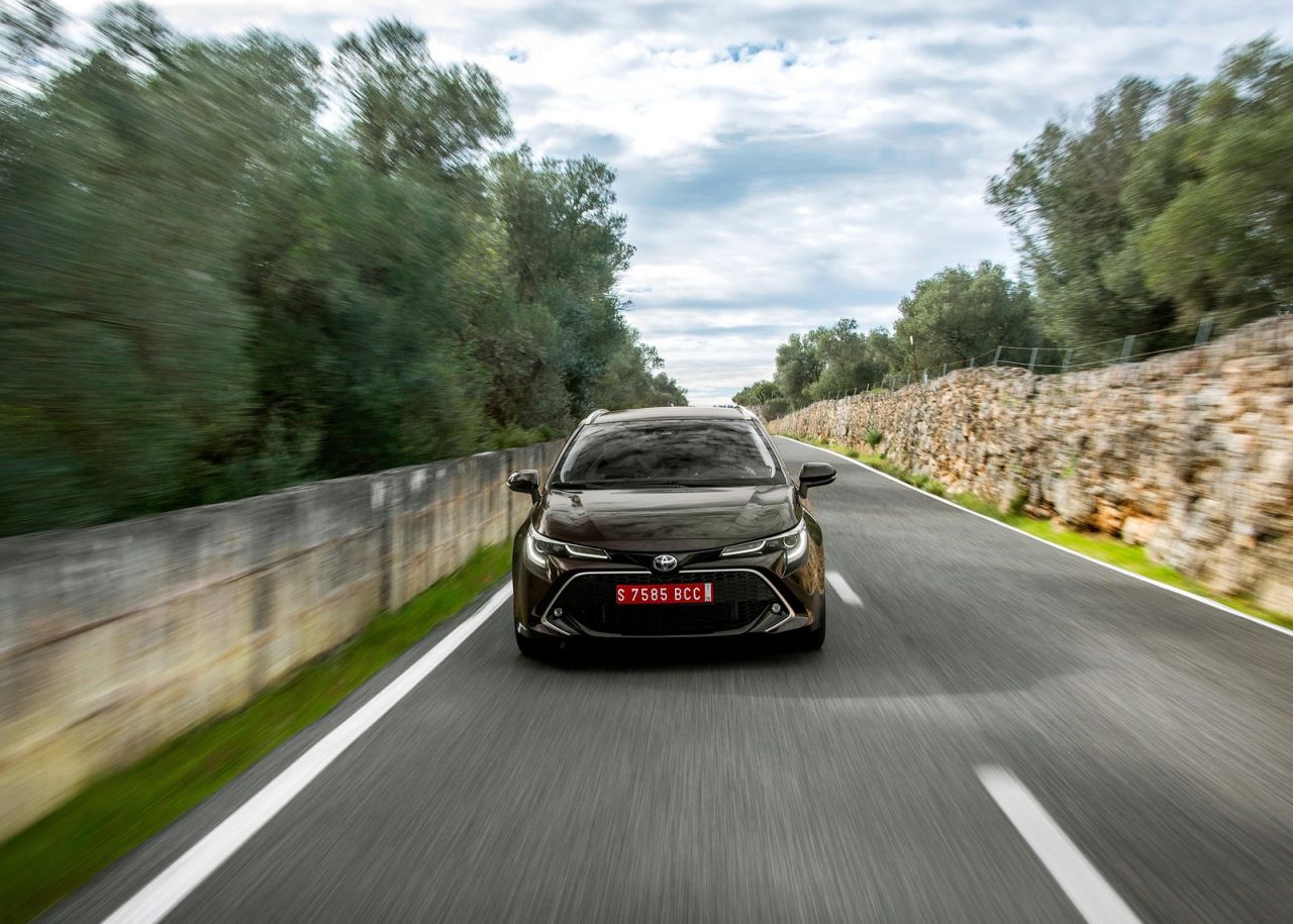 La versión familiar se se comercializan con seis niveles de equipamiento: Business Plus, Active, Active Tech, Feel!, Advance y Advance Luxury. Los tres primeros solo se ofrecen con el motor de menor potencia y los tres últimos únicamente al de 180 CV