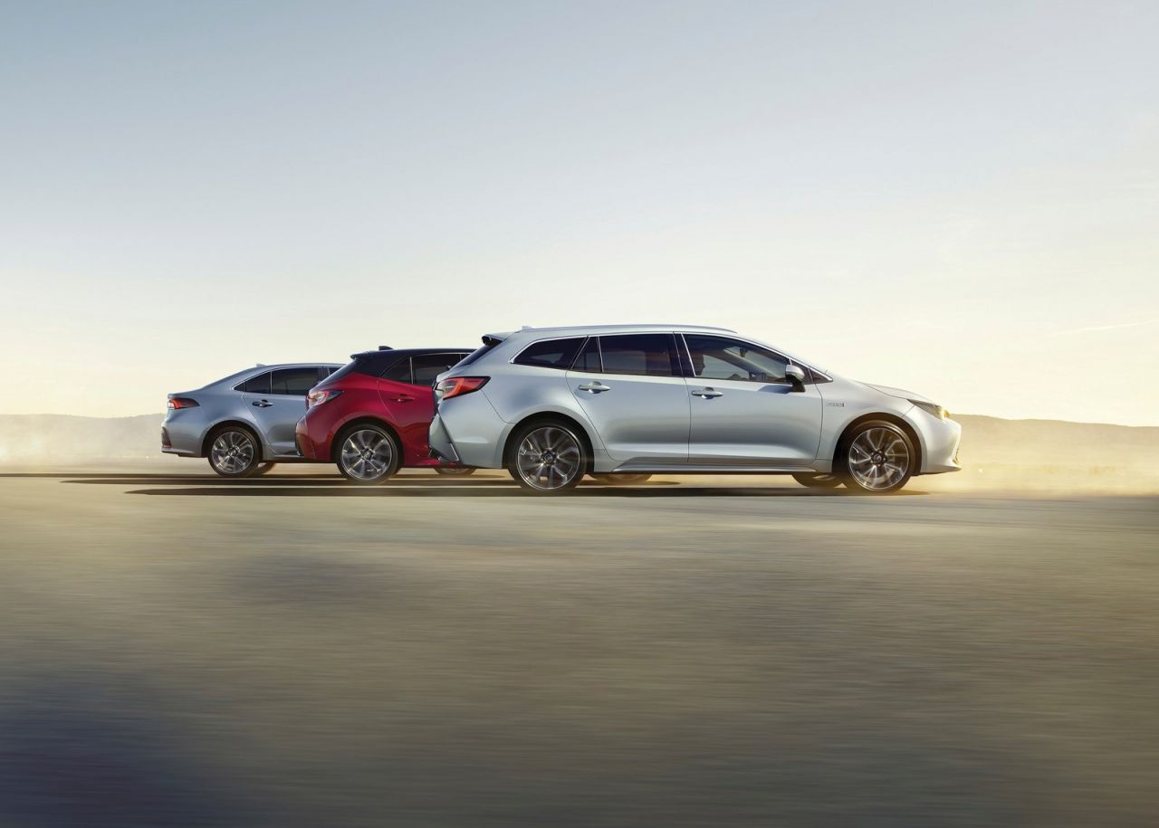 La versión familiar se se comercializan con seis niveles de equipamiento: Business Plus, Active, Active Tech, Feel!, Advance y Advance Luxury. Los tres primeros solo se ofrecen con el motor de menor potencia y los tres últimos únicamente al de 180 CV