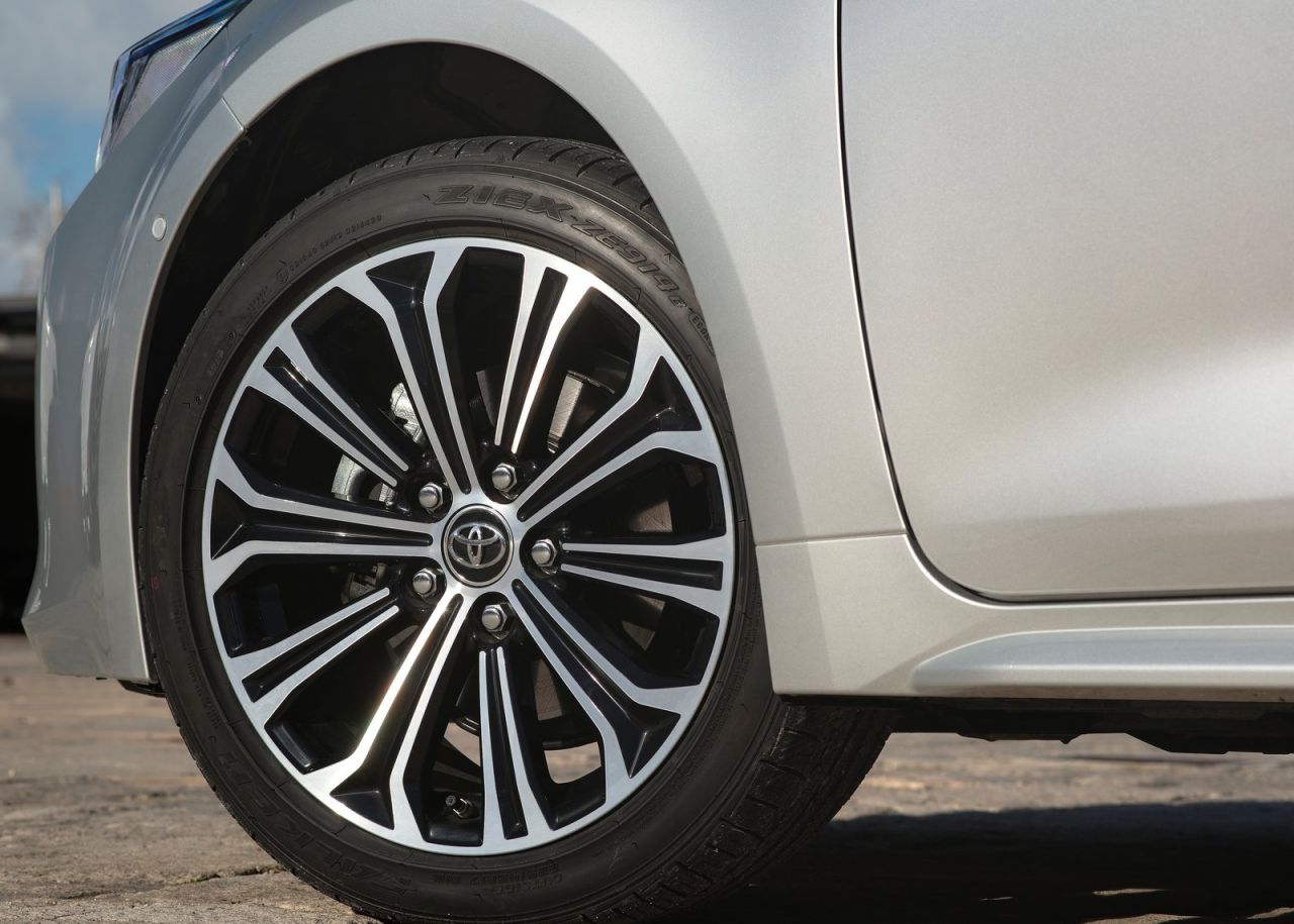 La versión familiar se se comercializan con seis niveles de equipamiento: Business Plus, Active, Active Tech, Feel!, Advance y Advance Luxury. Los tres primeros solo se ofrecen con el motor de menor potencia y los tres últimos únicamente al de 180 CV