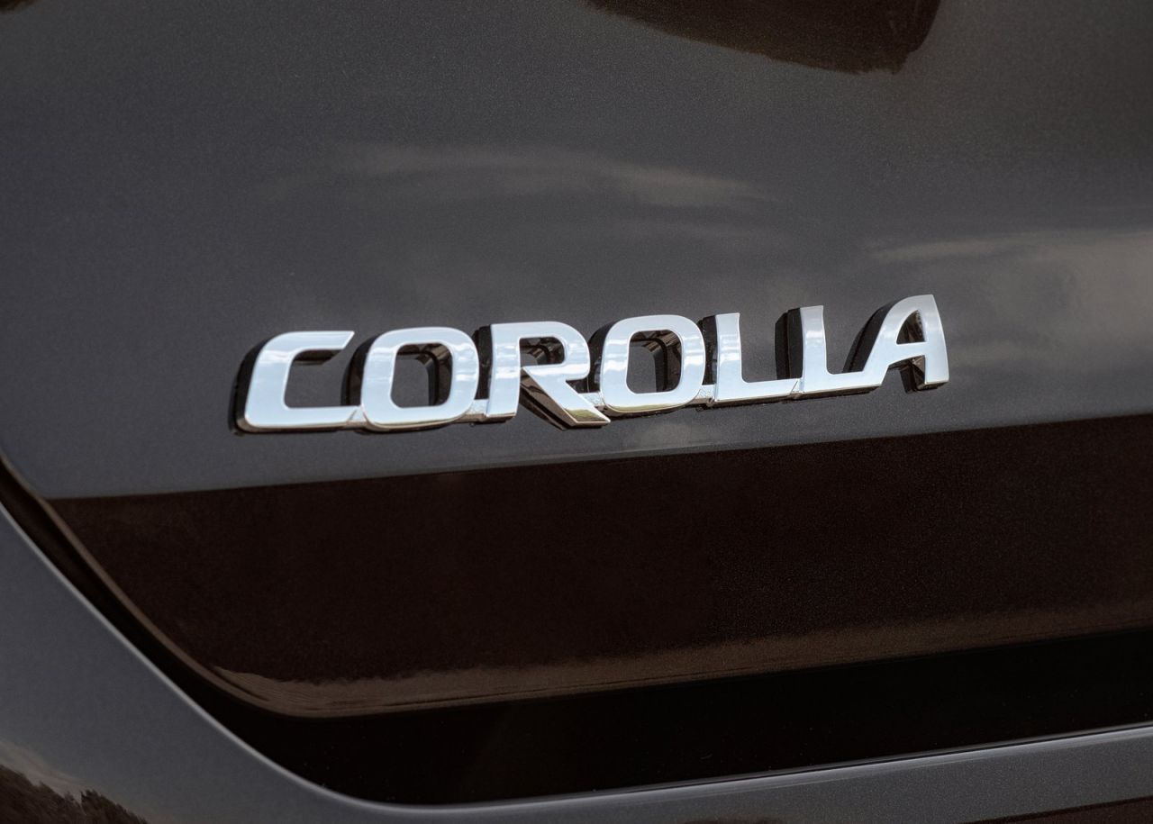 La versión familiar se se comercializan con seis niveles de equipamiento: Business Plus, Active, Active Tech, Feel!, Advance y Advance Luxury. Los tres primeros solo se ofrecen con el motor de menor potencia y los tres últimos únicamente al de 180 CV