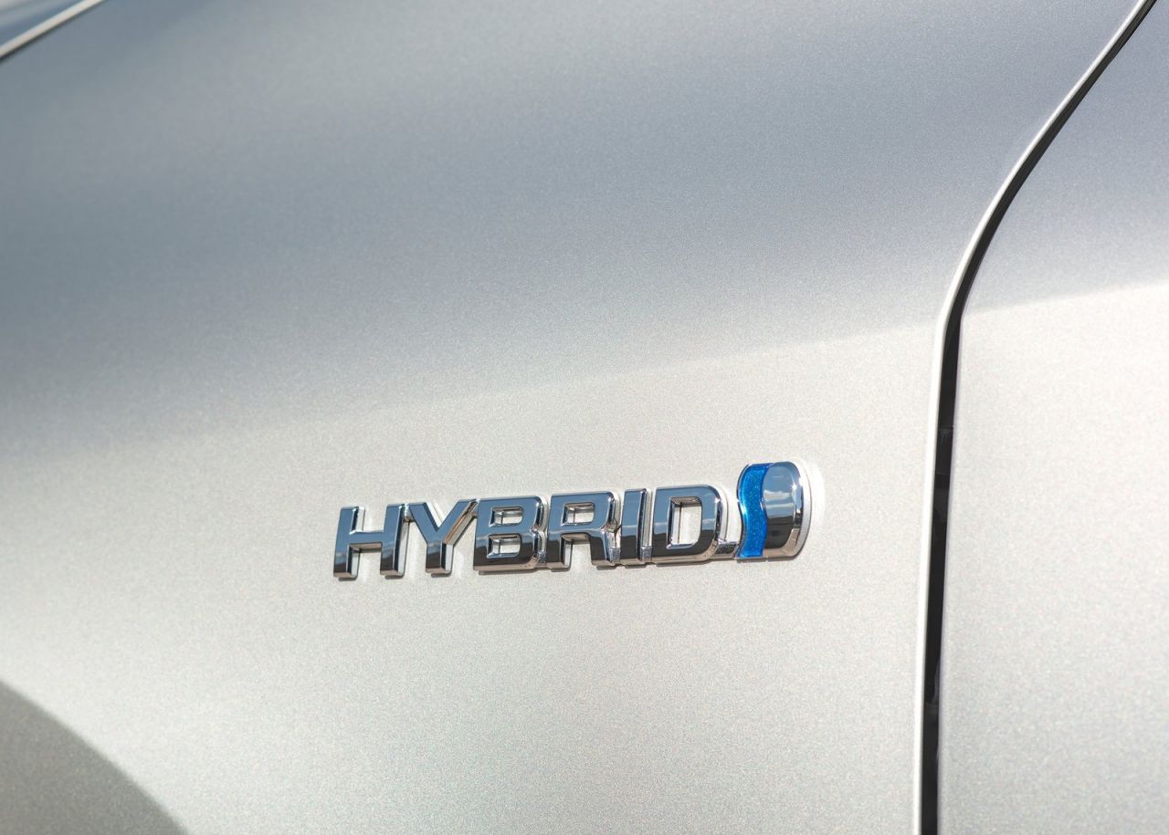 La versión familiar se se comercializan con seis niveles de equipamiento: Business Plus, Active, Active Tech, Feel!, Advance y Advance Luxury. Los tres primeros solo se ofrecen con el motor de menor potencia y los tres últimos únicamente al de 180 CV