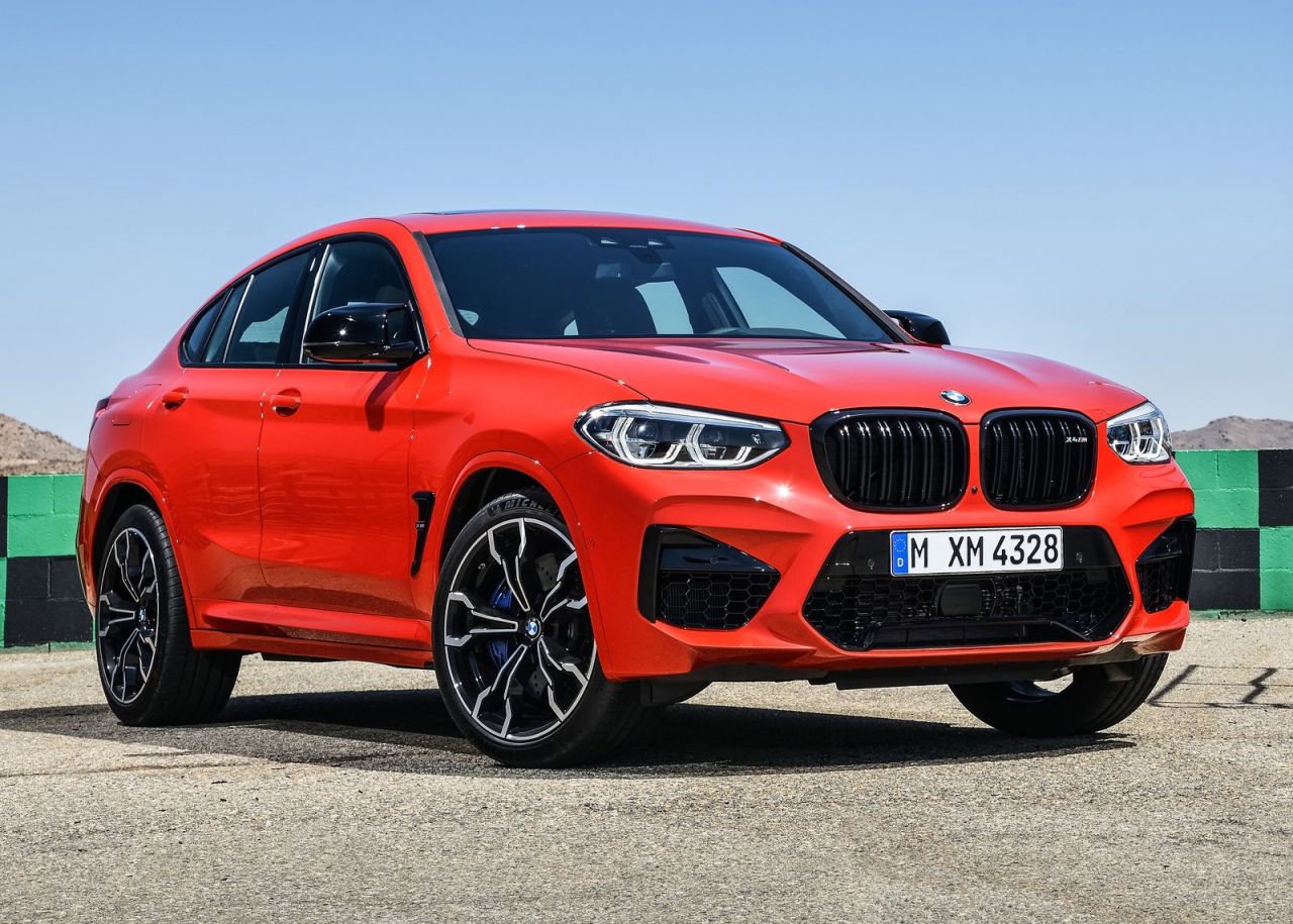 El motor más potente gasolina de seis cilindros en línea nunca visto en un coche BMW M aporta el músculo necesario para conseguir unas impresionantes prestaciones. La unidad, de nuevo desarrollo y elevado régimen de giro, dispone de tecnología M TwinPower Turbo. Con su cilindrada de 3 litros, genera una potencia máxima de 353 kW/480 CV y un par máximo de 600 Nm.