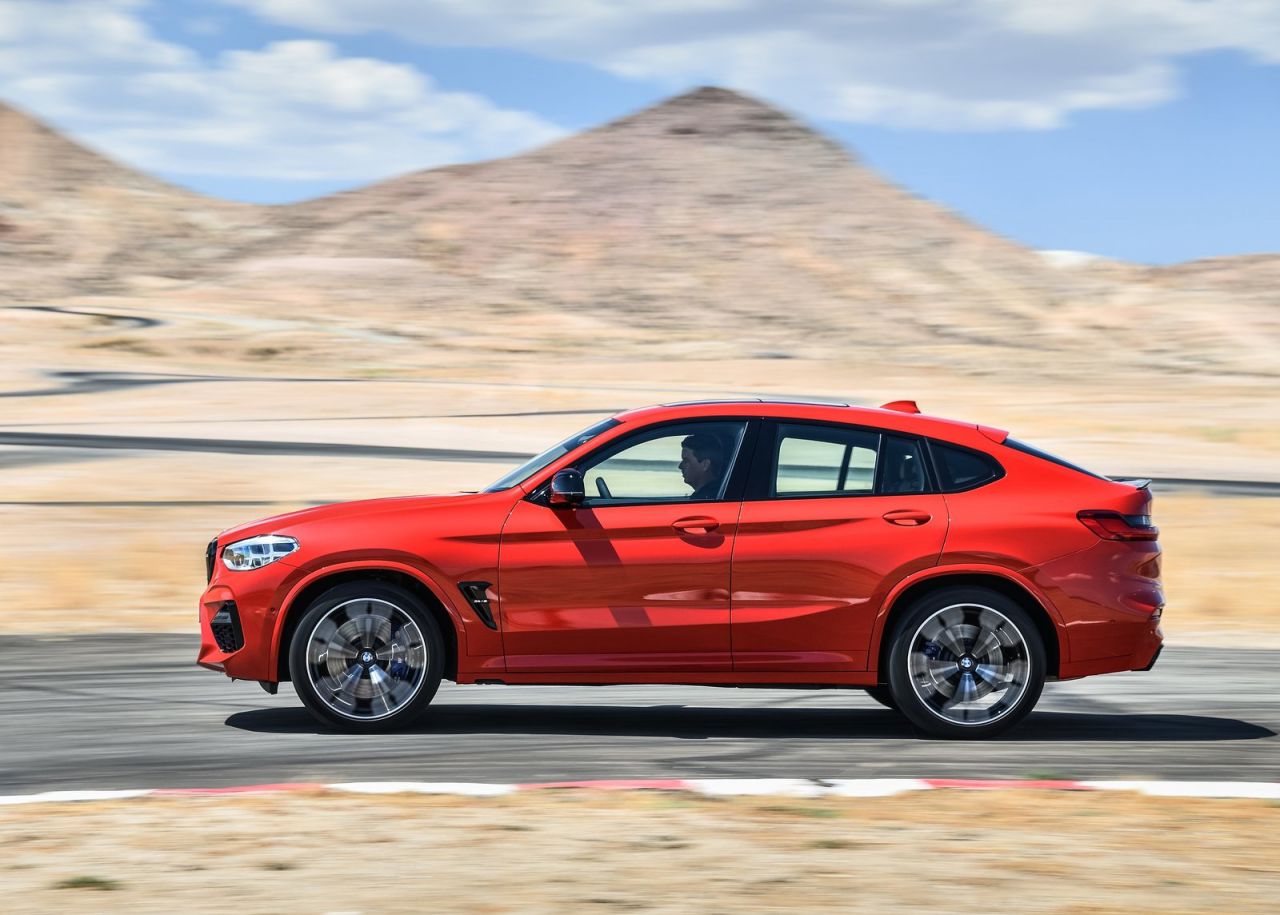 El motor más potente gasolina de seis cilindros en línea nunca visto en un coche BMW M aporta el músculo necesario para conseguir unas impresionantes prestaciones. La unidad, de nuevo desarrollo y elevado régimen de giro, dispone de tecnología M TwinPower Turbo. Con su cilindrada de 3 litros, genera una potencia máxima de 353 kW/480 CV y un par máximo de 600 Nm.