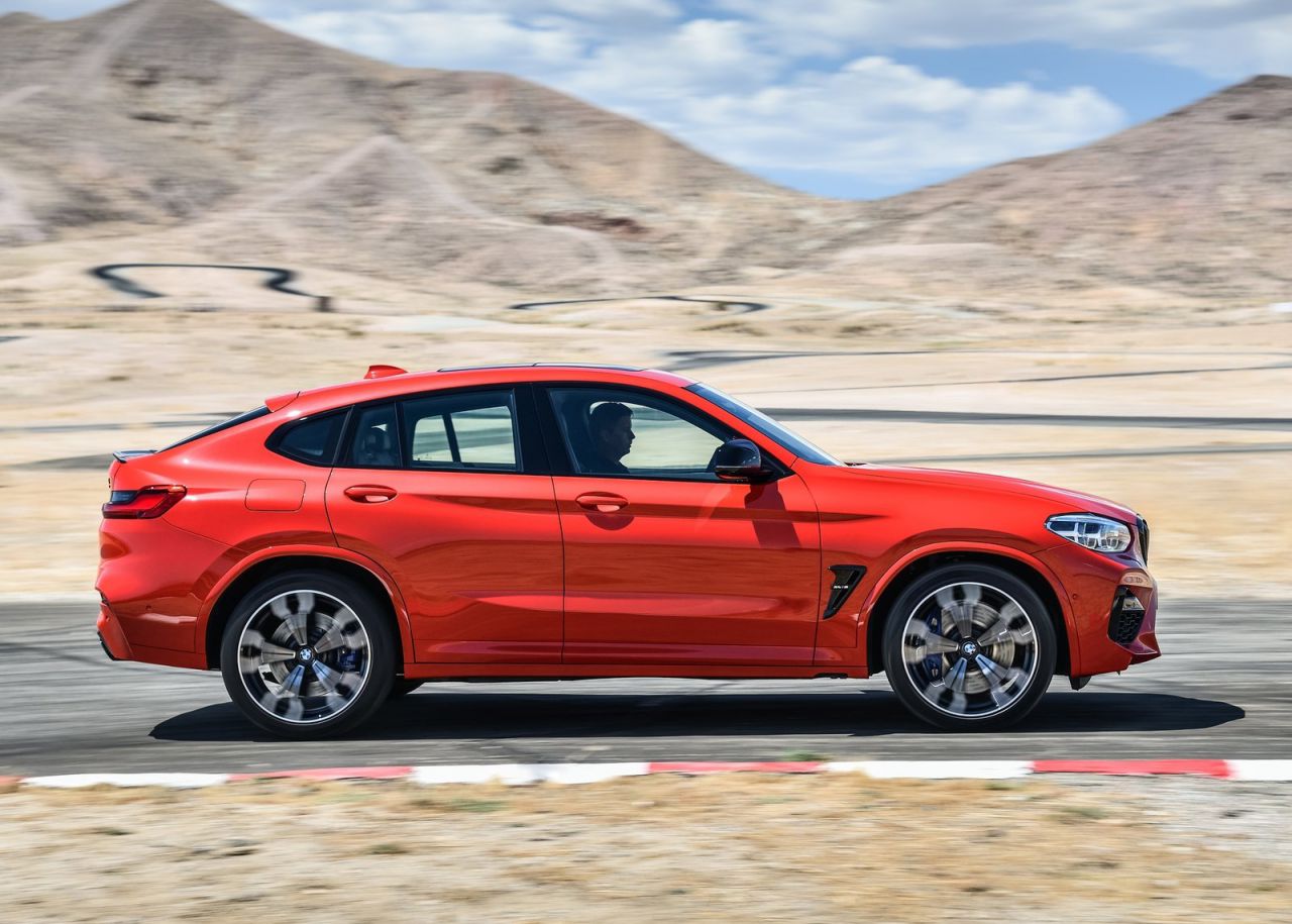 El motor más potente gasolina de seis cilindros en línea nunca visto en un coche BMW M aporta el músculo necesario para conseguir unas impresionantes prestaciones. La unidad, de nuevo desarrollo y elevado régimen de giro, dispone de tecnología M TwinPower Turbo. Con su cilindrada de 3 litros, genera una potencia máxima de 353 kW/480 CV y un par máximo de 600 Nm.
