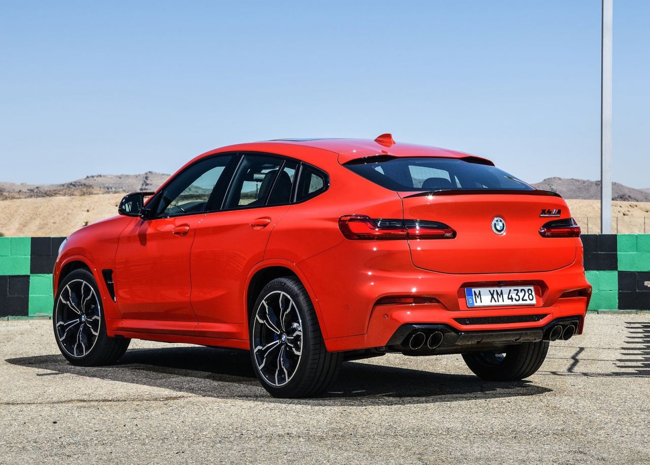 El motor más potente gasolina de seis cilindros en línea nunca visto en un coche BMW M aporta el músculo necesario para conseguir unas impresionantes prestaciones. La unidad, de nuevo desarrollo y elevado régimen de giro, dispone de tecnología M TwinPower Turbo. Con su cilindrada de 3 litros, genera una potencia máxima de 353 kW/480 CV y un par máximo de 600 Nm.