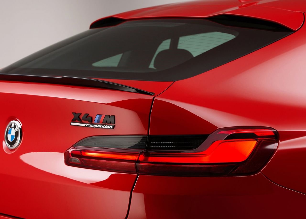 El motor más potente gasolina de seis cilindros en línea nunca visto en un coche BMW M aporta el músculo necesario para conseguir unas impresionantes prestaciones. La unidad, de nuevo desarrollo y elevado régimen de giro, dispone de tecnología M TwinPower Turbo. Con su cilindrada de 3 litros, genera una potencia máxima de 353 kW/480 CV y un par máximo de 600 Nm.