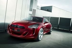 GQbyCITROËN – Diseñado por Citroën, vestido en Savile Row, fabricado con GQ