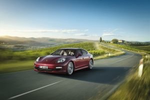 Panamera y Panamera 4: eficiente, ligero y rápido