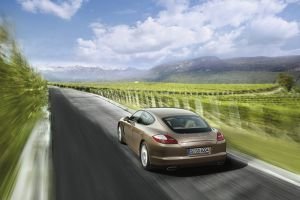 Panamera y Panamera 4: eficiente, ligero y rápido