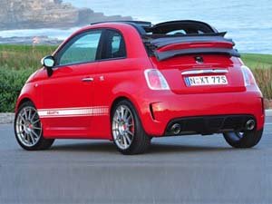 Fernando Alonso y Felipe Massa prueban los Abarth 500 Cabrio