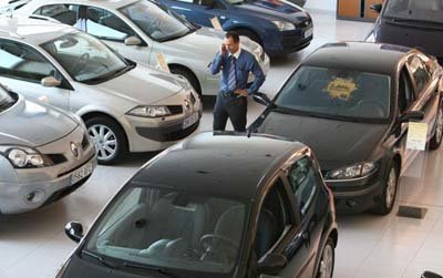 Las matriculaciones de turismos vuelven a caer