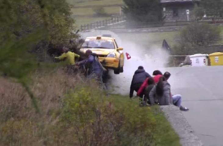 Brutal Accidente de un Renault Clio 1.600