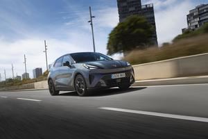 El CUPRA Raval estrena una nueva versión más asequible: hasta 328 km de autonomía y un precio desde 25.000 euros
