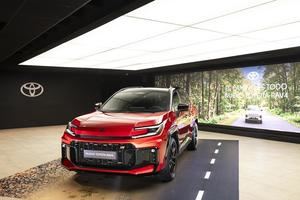 Toyota renueva el RAV4 con más electrificación, diseño y hasta 100 km de autonomía eléctrica