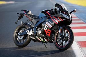 Nueva Aprilia RS 125 GP Replica: La moto deportiva de 125 cc que rinde homenaje a MotoGP