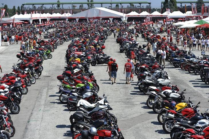 Rueda con tu Ducati en el Circuito de Misano