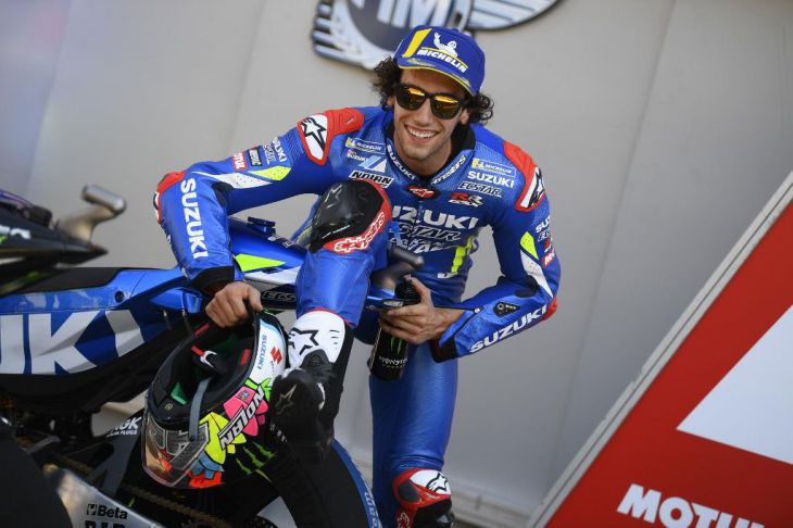 Rins y Mir, ambos con la nueva Suzuki MotoGP, lideran la primera jornada