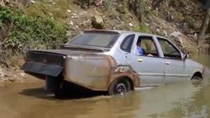 Inventor chino crea un coche anfibio...¡Y funciona!