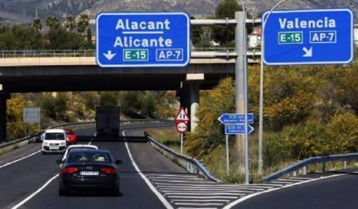 Fomento quitará los peajes en varias autopistas