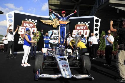 Indy 500: Takuma Sato gana por 2ª vez y día para olvidar de Alonso y Palau