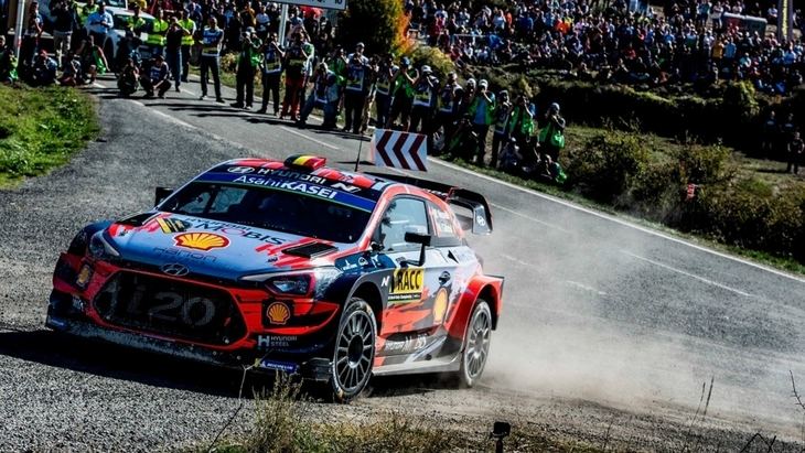 Neuville lidera y busca un imposible