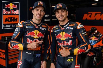 Alex Márquez y Fabio Di Giannantonio visten los monos del equipo KTM Red Bull Factory en MotoGP.