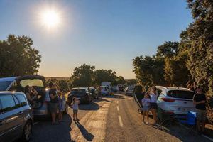 La DGT avisa a los conductores por el eclipse del 12 de agosto: cuidado con esto al volante