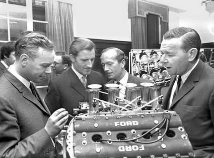 Cosworth cumple 60 años