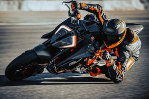 Nueva KTM 1290 SUPER DUKE RR, la Hyper Naked definitiva