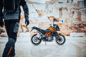 Tu viaje no se detendrá con la KTM 390 Adventure 2023. Aquí están sus mejoras