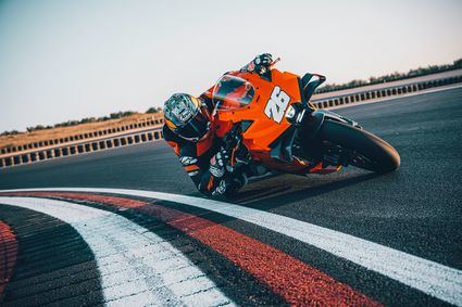 Nueva KTM 990 RC R 2026: La superdeportiva que promete revolucionar las pistas y carreteras