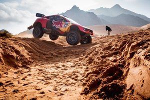 Sébastien Loeb le gana la partida a Nasser Al-Attiyah