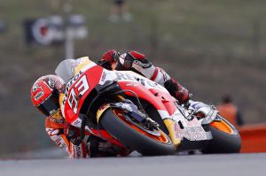 Márquez, excepcional, consigue el mejor tiempo