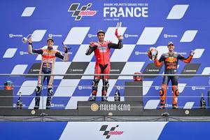 Petrucci vence en Le Mans en una carrera en mojado y muy accidentada