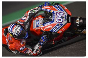 Dovizioso gana a Márquez