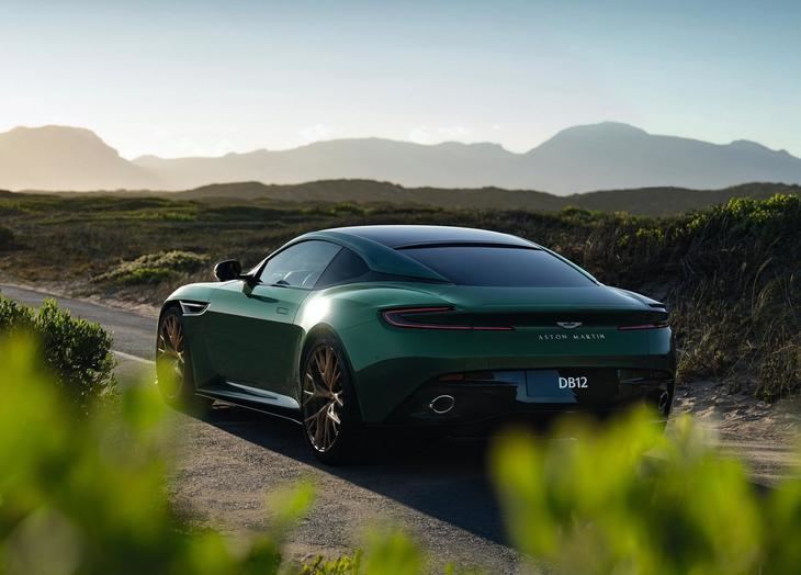 El nuevo Aston Martin DB12 causa sensación en el Festival de Cine de Cannes