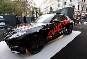 El Aston Martin DBX se convierte en el coche de Tom Hardy en MobLand