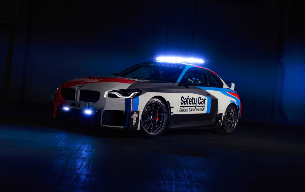 BMW M apresenta o novo carro de segurança para o MotoGP 2023
