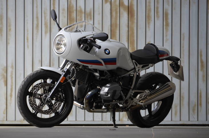 Prueba de la BMW R NineT Racer, una vuelta al pasado.