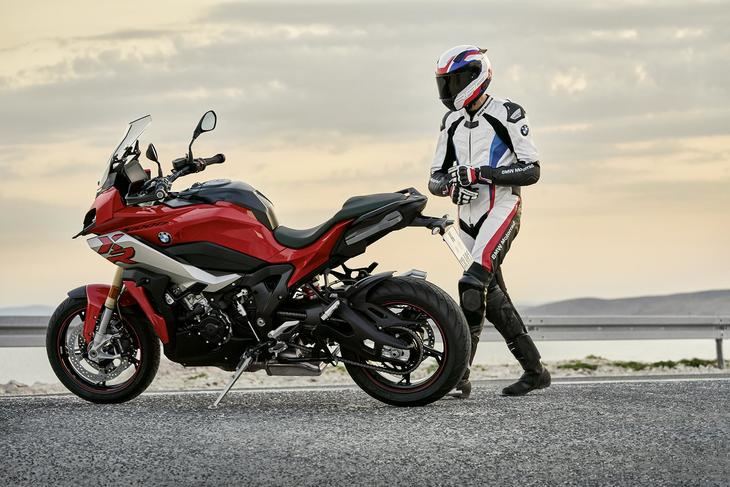 La BMW S 1000 XR se renueva