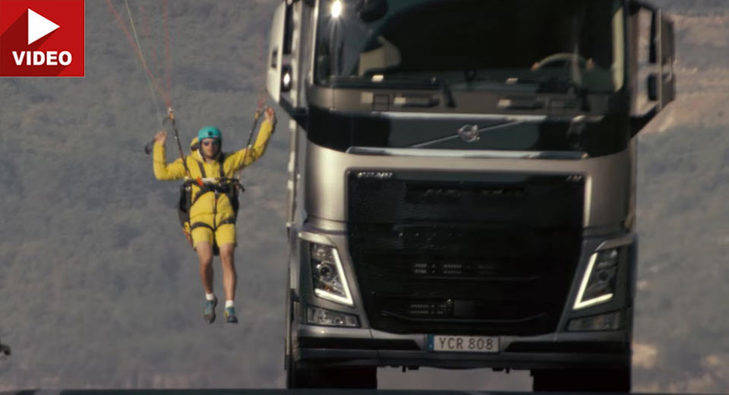 Volvo FH 540 y el truco con un parapente