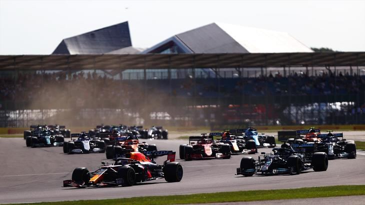 Verstappen gana la carrera Sprint en Silverstone y partirá desde la 'pole'.