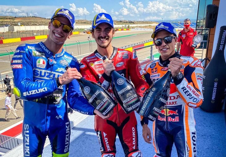 Carrerón de Bagnaia para ganar el GP de Aragón